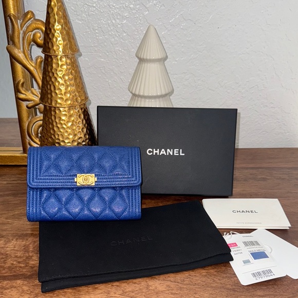 Chanel Blue Quilted Wallet - Picture 1 of 13